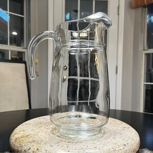NEW Vintage Arcoroc France Glass Serving Pitcher Pour Spout Handle Barware 50 oz
